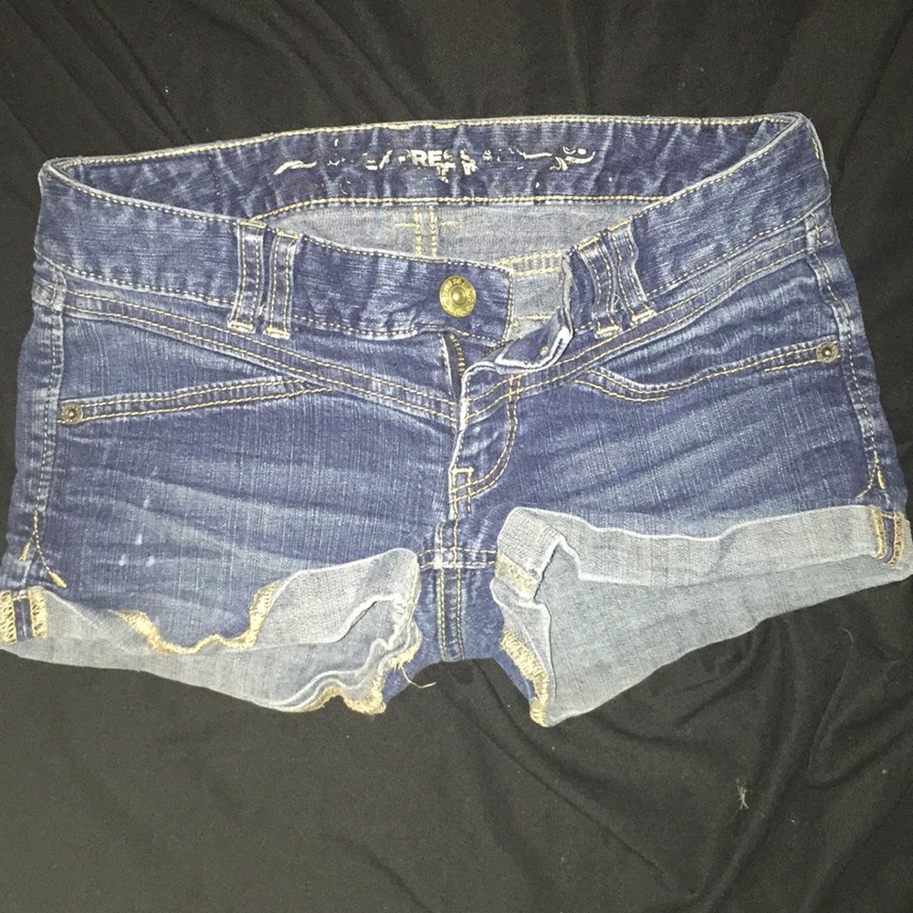 Women’s jean booty shorts